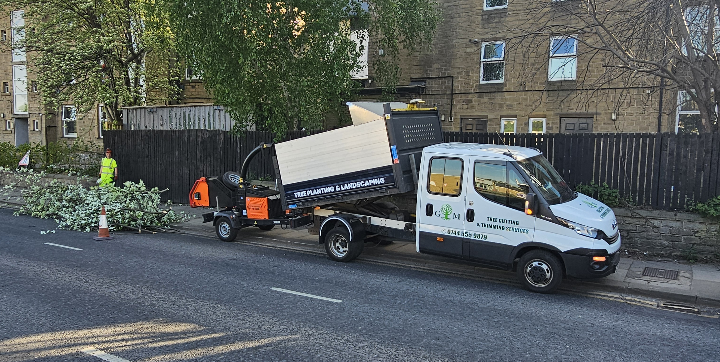 serviceData.gardening.services.treePruning.title